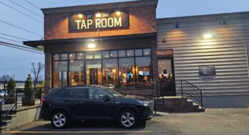The Tap Room Jericho — One of the Worst Meals I Have Had in the Last Decade