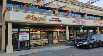La Piazza Westbury — New Pizza Place Slightly Ahead of Other Pizza Places