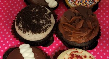 Small Cakes Syosset — Best Cupcakes Around
