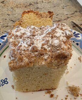 A Miss at a Manhasset Staple: When the Crumb Cake Isn’t Fresh